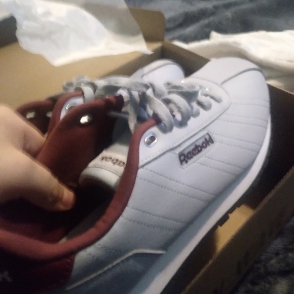 Size 8 shoes - Picture 2 of 2